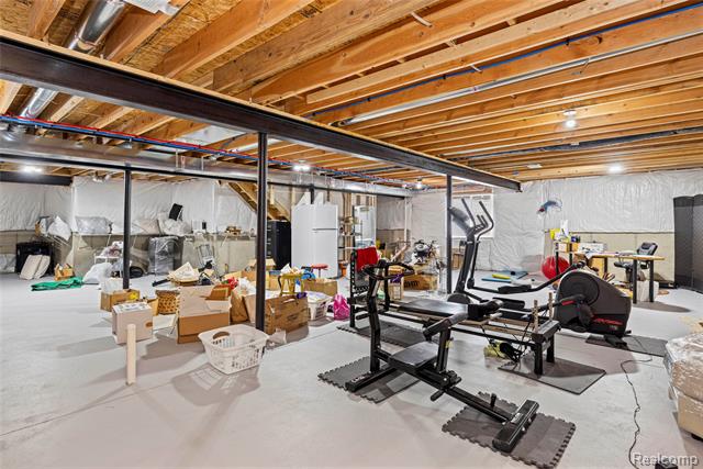 Builiding view thirty two for 30289 Berghway, Warren, MI. 48092