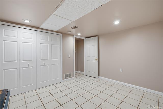Builiding view seventeen for 3167 Roods Lake, Lapeer, MI. 48446