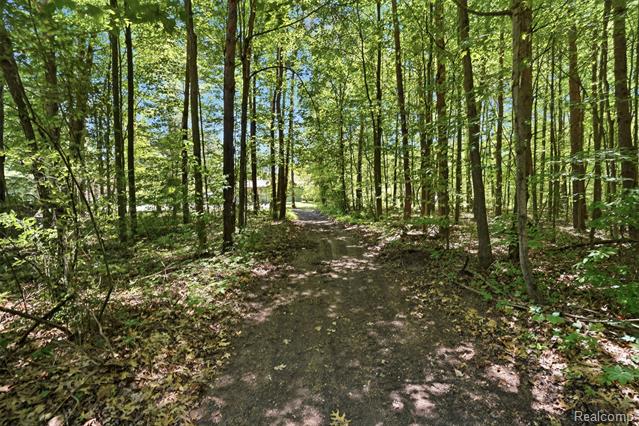 Builiding view thirty for 3167 Roods Lake, Lapeer, MI. 48446