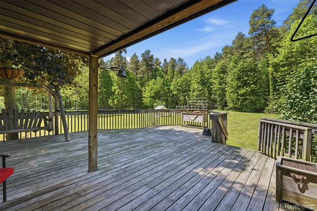 Builiding view twenty four for 3167 Roods Lake, Lapeer, MI. 48446