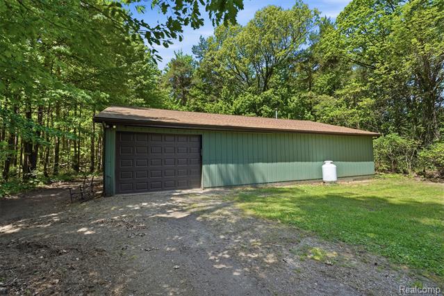 Builiding view twenty nine for 3167 Roods Lake, Lapeer, MI. 48446