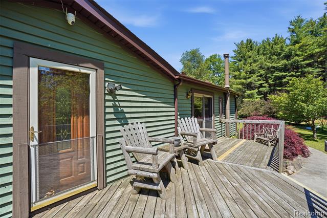 Builiding view two for 3167 Roods Lake, Lapeer, MI. 48446