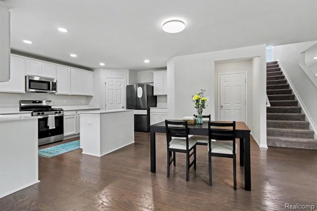 Builiding view eleven for 14502 Laurelwood, Belleville, MI. 48111