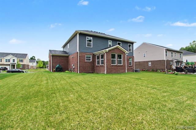 Builiding view thirty for 14502 Laurelwood, Belleville, MI. 48111