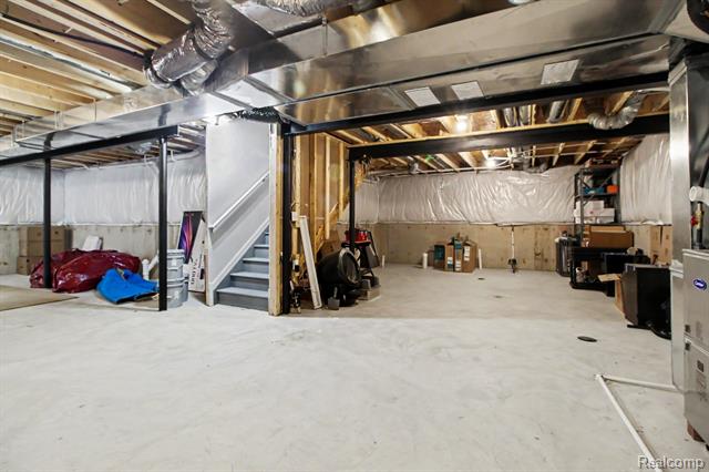 Builiding view twenty eight for 14502 Laurelwood, Belleville, MI. 48111