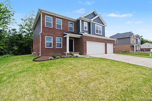 Builiding view two for 14502 Laurelwood, Belleville, MI. 48111