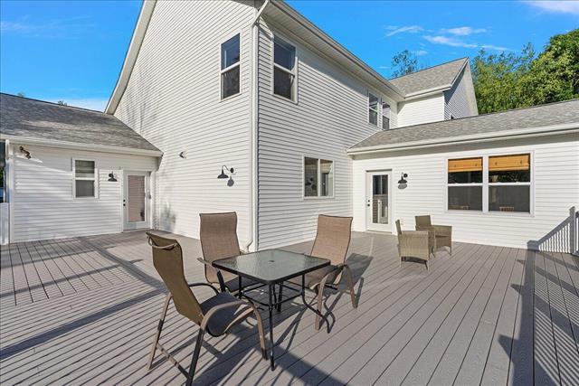 Builiding view seventy five for 7654 Burrstone, Caledonia, MI. 49316
