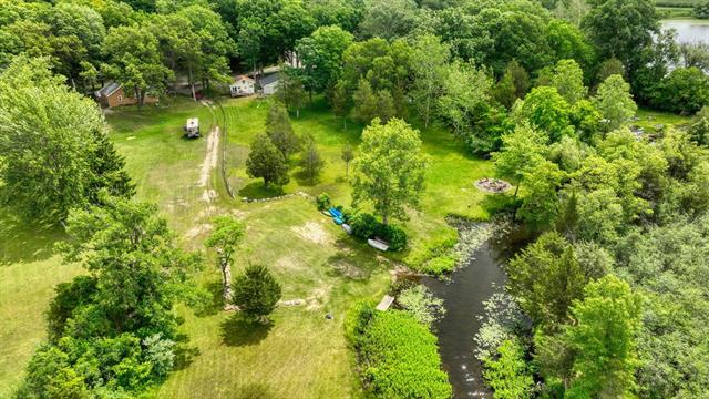 Builiding view forty for 303 Cranberry Lake, Jackson, MI. 49201