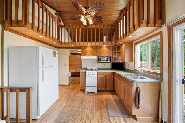 Builiding view six for 303 Cranberry Lake, Jackson, MI. 49201