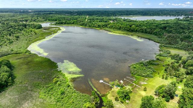 Builiding view thirty six for 303 Cranberry Lake, Jackson, MI. 49201