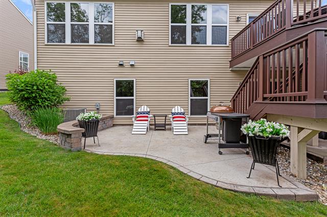 Builiding view nine for 554 Glacier, Howell, MI. 48843
