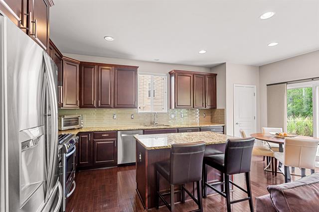 Builiding view thirty five for 554 Glacier, Howell, MI. 48843