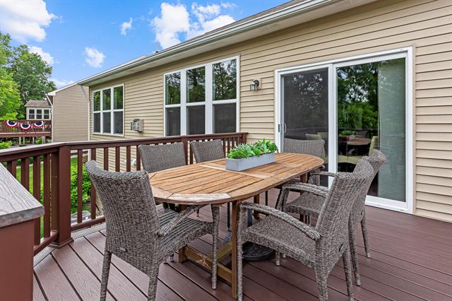 Builiding view twelve for 554 Glacier, Howell, MI. 48843