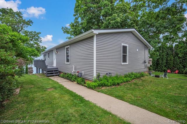 Builiding view thirty three for 3782 Shore, Lapeer, MI. 48446