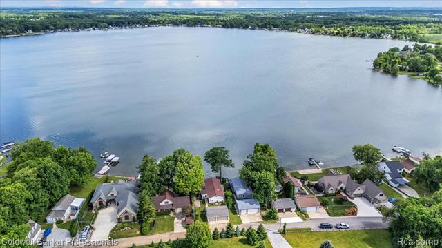 Builiding view thirty for 3782 Shore, Lapeer, MI. 48446