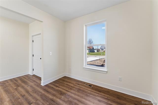 Builiding view eleven for 10222 Hunt, Davison, MI. 48423