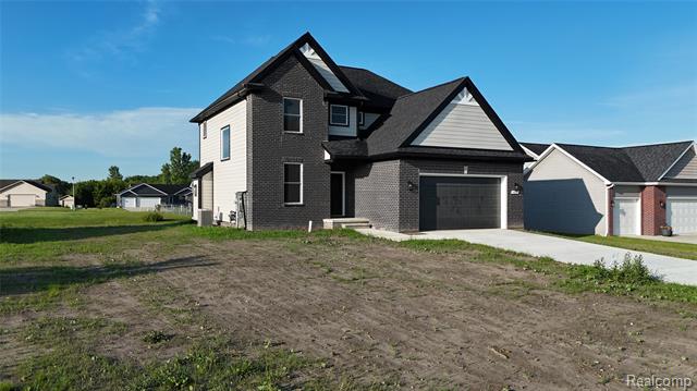 Builiding view one for 10222 Hunt, Davison, MI. 48423
