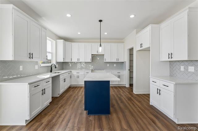 Builiding view seven for 10222 Hunt, Davison, MI. 48423
