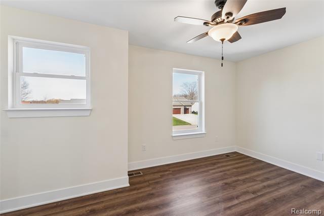 Builiding view twenty one for 10222 Hunt, Davison, MI. 48423