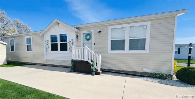 front view for 37886 Wolcott Lane, New Haven, Mi. 48048