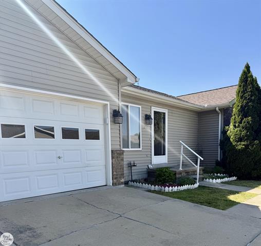 front view for 251 Huron Ln Street, Marine City, Mi. 48039