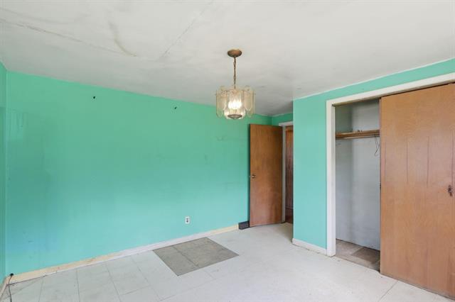 Builiding view fifteen for 212 Woodland, Jackson, MI. 49203