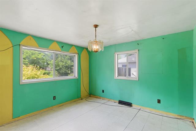 Builiding view fourteen for 212 Woodland, Jackson, MI. 49203