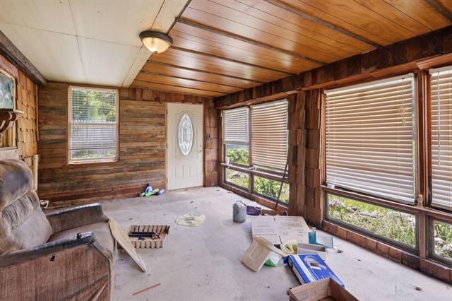 Builiding view seventeen for 212 Woodland, Jackson, MI. 49203