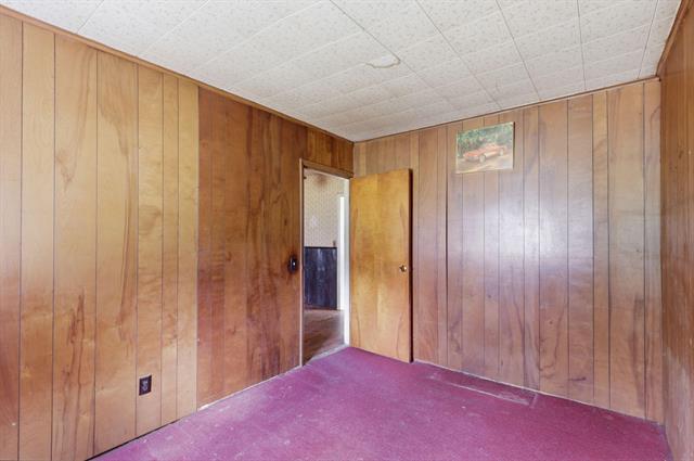 Builiding view six for 212 Woodland, Jackson, MI. 49203