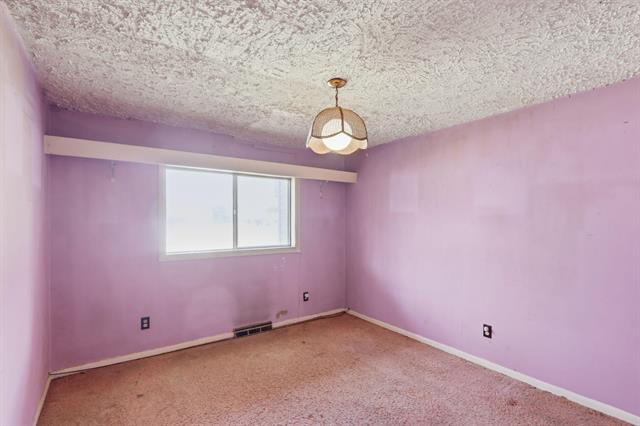 Builiding view twelve for 212 Woodland, Jackson, MI. 49203