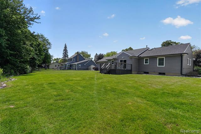 Builiding view forty for 2236 Oak Shade, Davison, MI. 48423