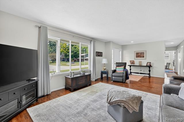 Builiding view seven for 2236 Oak Shade, Davison, MI. 48423