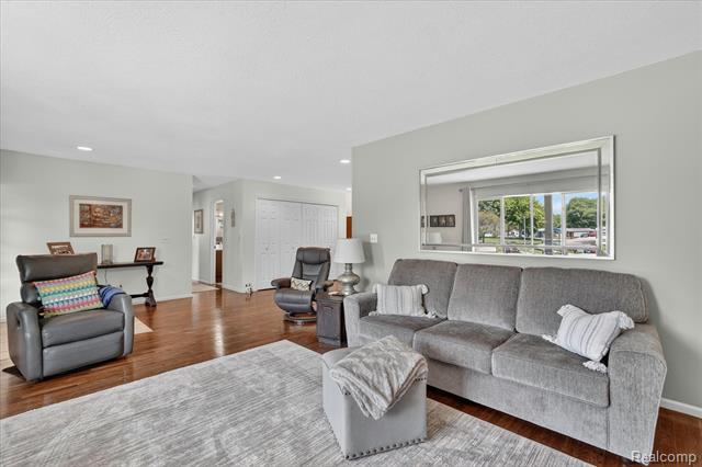 Builiding view six for 2236 Oak Shade, Davison, MI. 48423
