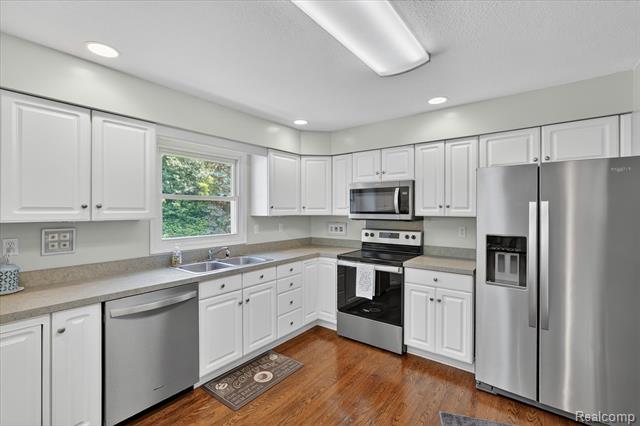 Builiding view ten for 2236 Oak Shade, Davison, MI. 48423