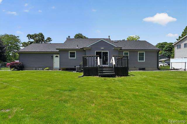 Builiding view thirty seven for 2236 Oak Shade, Davison, MI. 48423