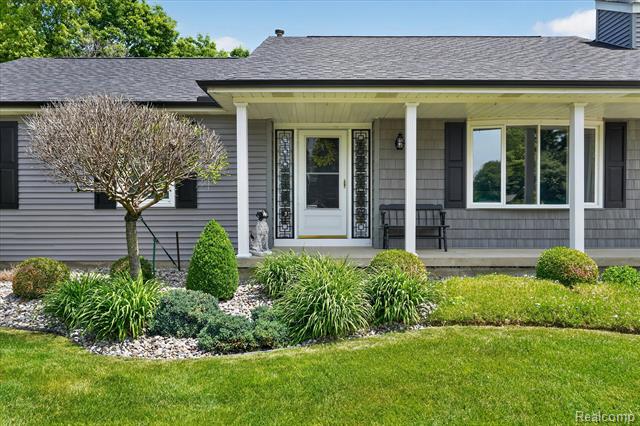 Builiding view three for 2236 Oak Shade, Davison, MI. 48423