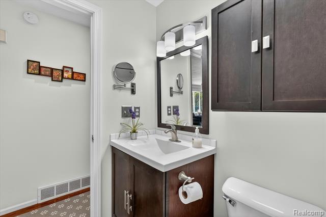 Builiding view twenty three for 2236 Oak Shade, Davison, MI. 48423