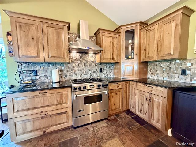 Builiding view eight for 2543 Greenwood, Lapeer, MI. 48446