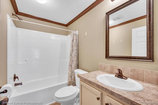 Builiding view sixteen for 289 Pompano, Lapeer, MI. 48446