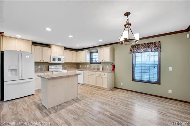 Builiding view ten for 289 Pompano, Lapeer, MI. 48446