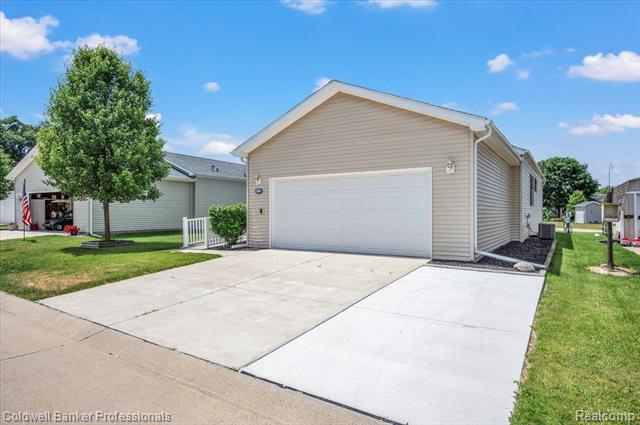 Builiding view three for 289 Pompano, Lapeer, MI. 48446
