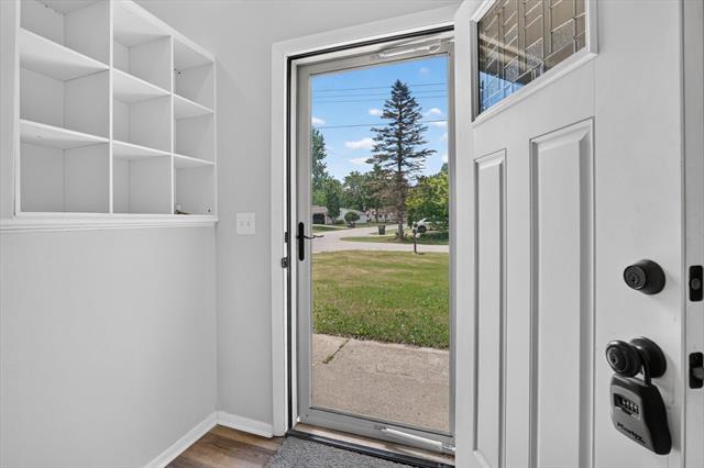 Builiding view five for 284 Stanford, Jackson, MI. 49203