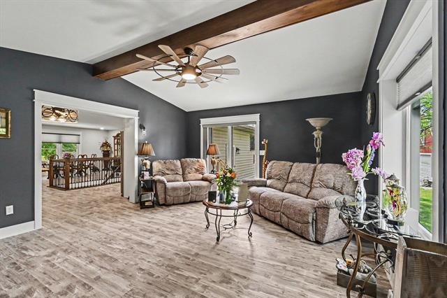 Builiding view ten for 1691 Michigan, Eaton Rapids, MI. 48827