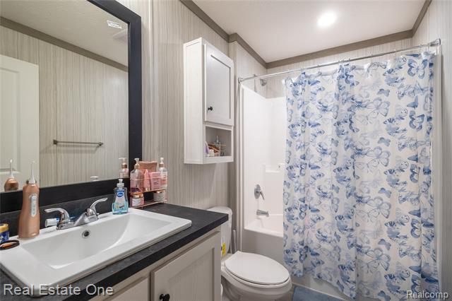 Builiding view fourteen for 220 Borman, Flushing, MI. 48433