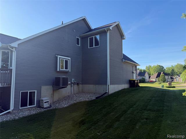 Builiding view five for 2380 Houghton Hollow, Lansing, MI. 48911