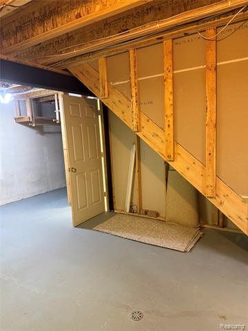 Builiding view forty one for 3721 Knightbridge, Sterling Heights, MI. 48314