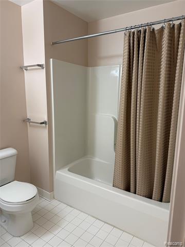 Builiding view nine for 3721 Knightbridge, Sterling Heights, MI. 48314