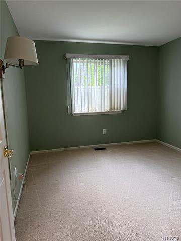 Builiding view seventeen for 3721 Knightbridge, Sterling Heights, MI. 48314