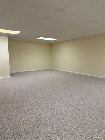 Builiding view thirty three for 3721 Knightbridge, Sterling Heights, MI. 48314