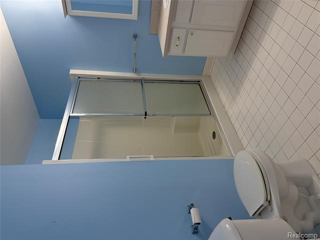 Builiding view twenty nine for 3721 Knightbridge, Sterling Heights, MI. 48314